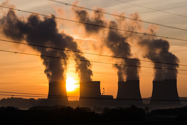 सरकारों के जीवाश्म ईंधन उत्पादन के इरादे 1.5°C के वादे से मेल नहीं खाते