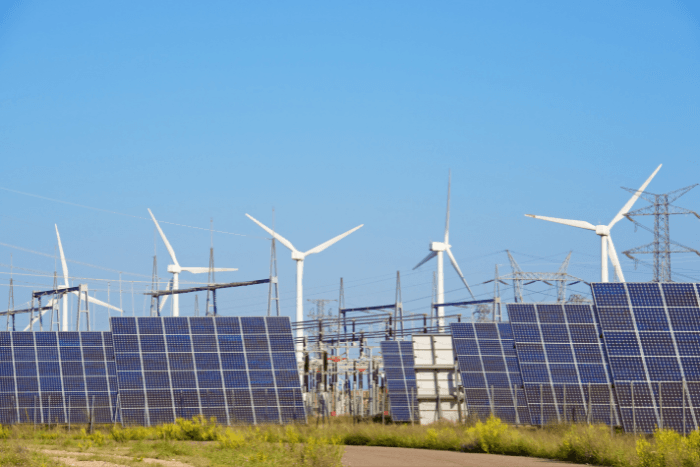 हरित ऊर्जा की ओर: 2022-2027 की अवधि में वैश्विक अक्षय ऊर्जा क्षमता 2,400 गीगावाट बढ़ने की उम्मीद है।