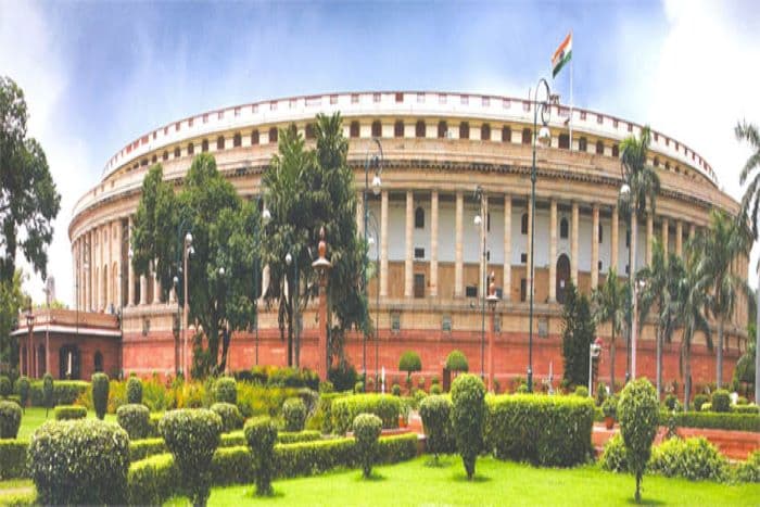 बदलाव का सुझाव: संसदीय पैनल ने कहा है कि वन्य जीव सुरक्षा के लिये धार्मिक परम्पराओं और संरक्षण में एक सन्तुलन होना चाहिये। फोटो – The Wire