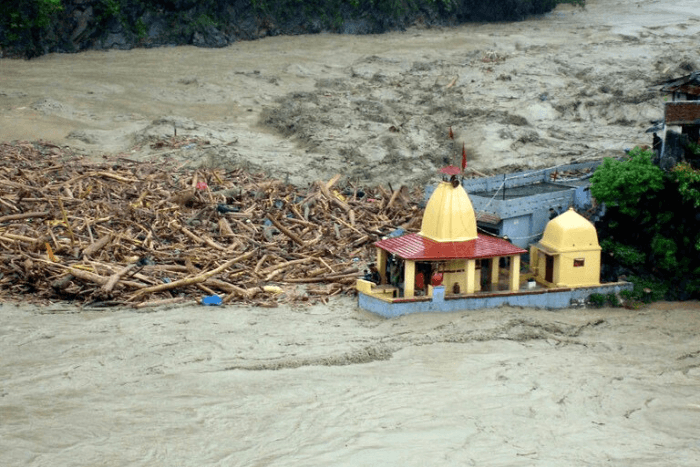 दिल्ली में यमुना आई बाढ़ के कारण हजारों लोगों को विस्थापित होना पड़ा है। Photo: Diariocritico de Venezuela/Flickr