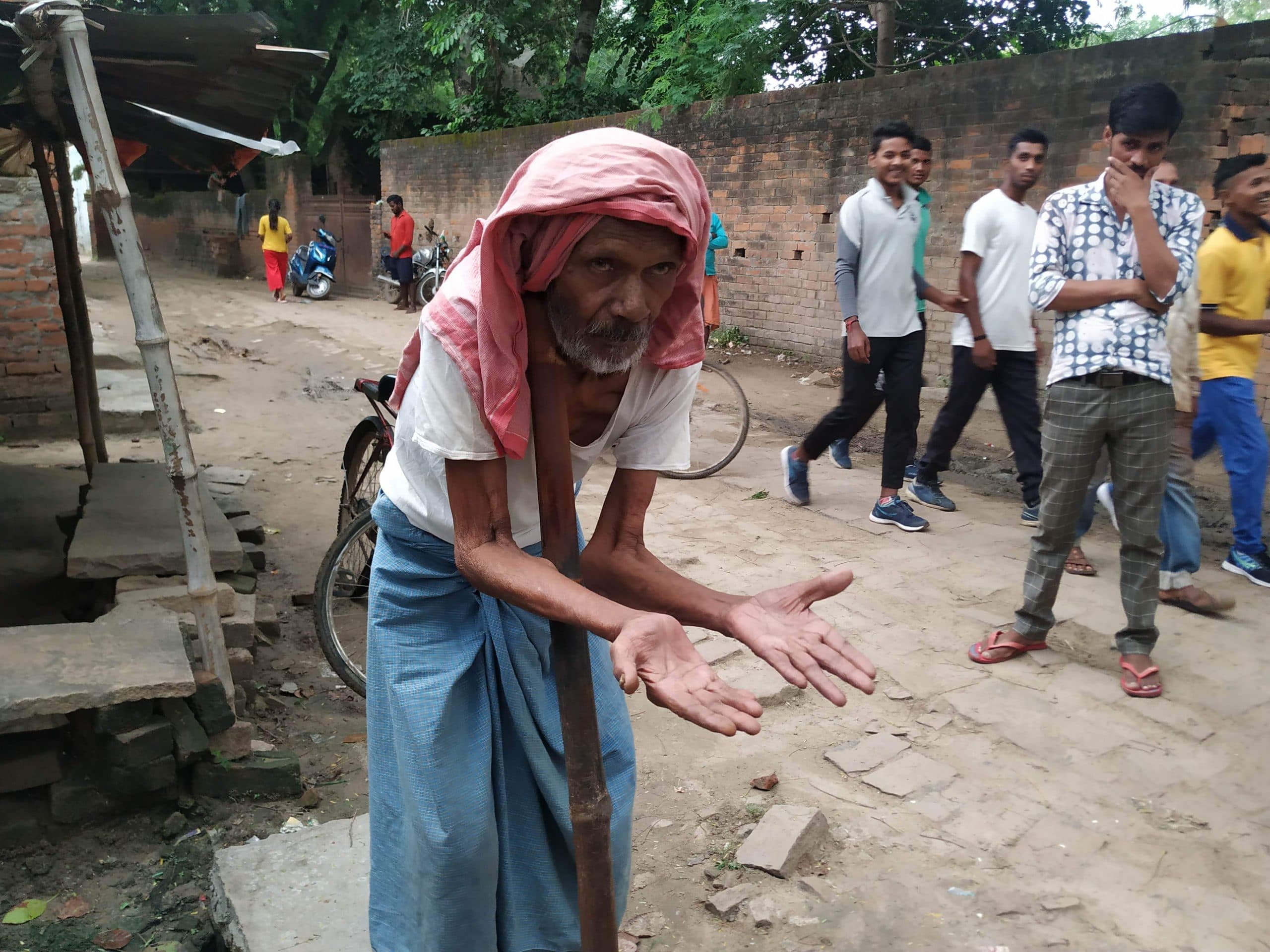 पूरी एक पीढ़ी के पंगु हो जाने का ख़तरा