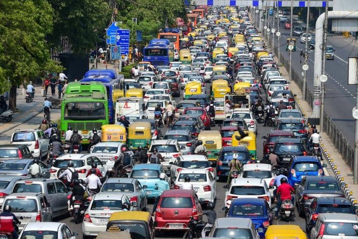 नये प्रस्ताव: वायु प्रदूषण को लेकर सीएक्यूएम के नये प्रस्ताव सुप्रीम कोर्ट के निर्देशों के बाद तैयार किये गये है। फोटो – the Hindu