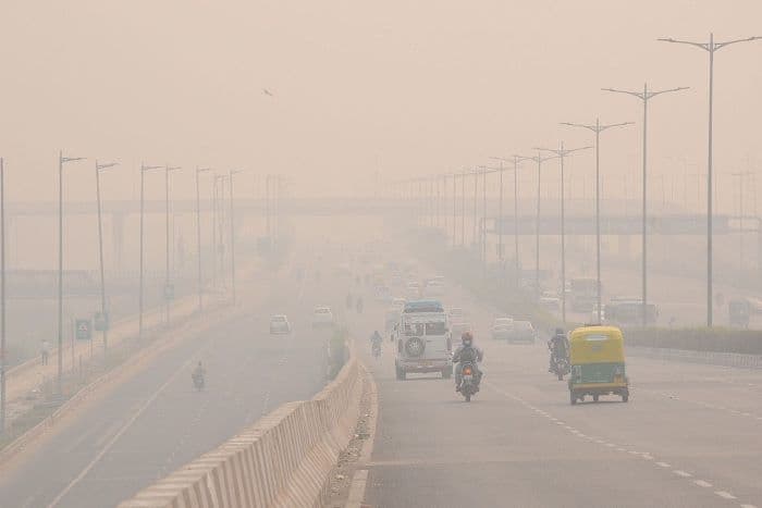संसद में चर्चा: ग्लोबल वॉर्मिंग और इससे पैदा हुये संकट पर संसद में चर्चा हुई और विपक्ष ने सरकार को नेट-जीरो वर्ष पर आड़े हाथों लिया। फोटो: AQI.in