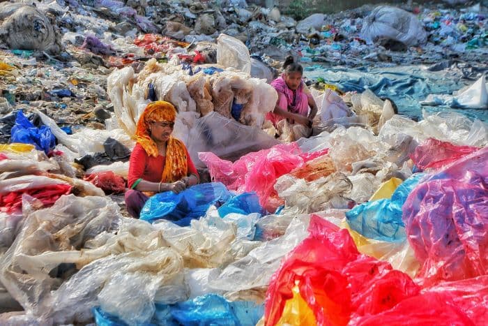 प्लास्टिक में मौजूद केमिकल्स अगली दो पीढ़ियों को कर सकते हैं प्रभावित: रिसर्च