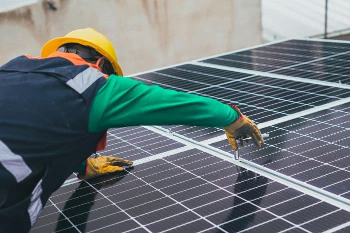 अमेरिका ने भारतीय सौर उत्पादों लगाया 126% टैरिफ