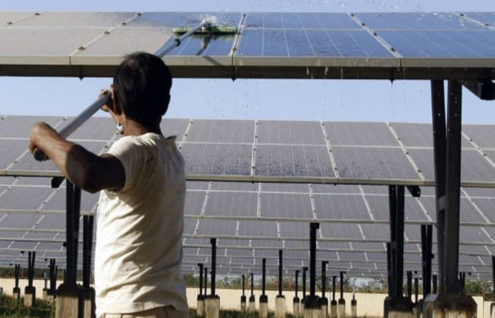 सुस्त रफ्तार: संसदीय समिति ने कहा है कि सरकार साफ ऊर्जा के लक्ष्य को हासिल करने में बहुत पीछे है और इसके बजट में भी लगातार कमी हो रही है | Photo: Council on Foreign Relations