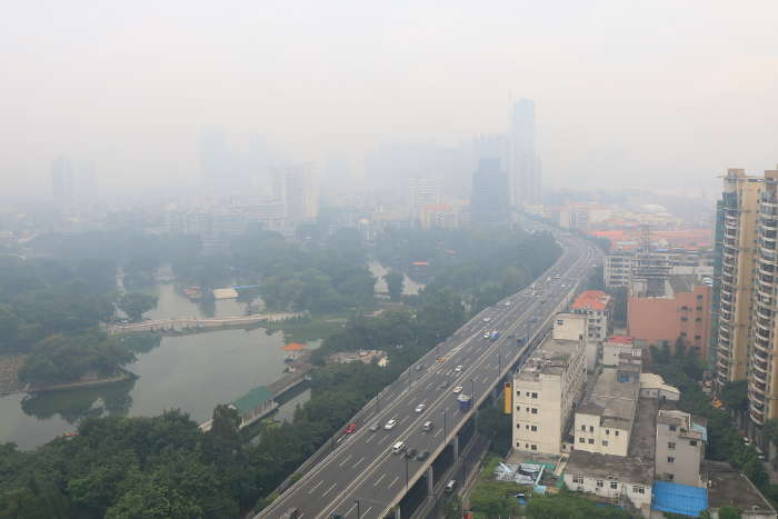 नोएडा बना सबसे प्रदूषित शहर, दिल्ली की हवा में सुधार