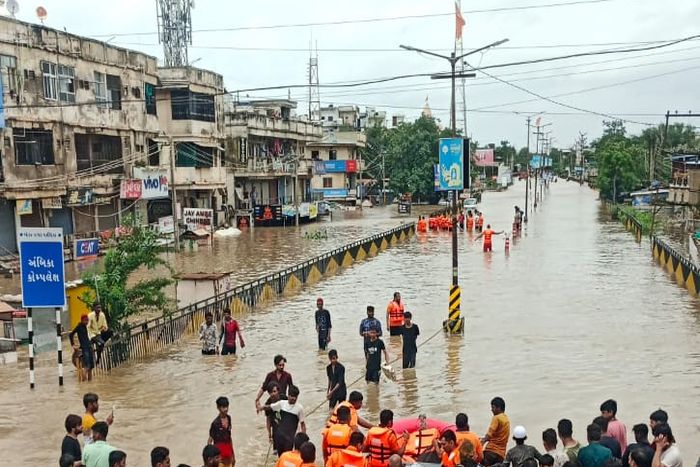 शुष्क हिस्सों में रिकॉर्ड बारिश, गुजरात में ‘भारी बारिश’ से 28 लोगों की मौत